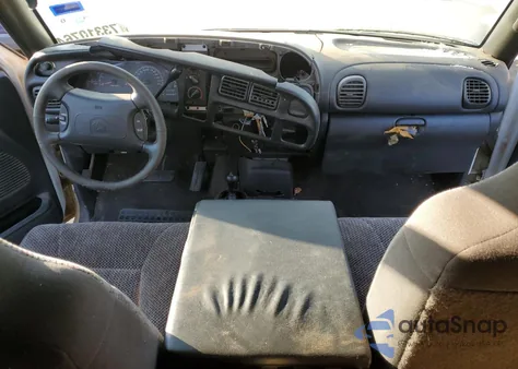 1998 Dodge Ram 1500 из США, поврежденный, VIN 3B7HF12Z2WM216554